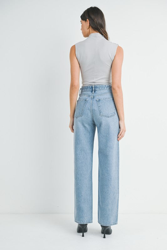 Relaxed Straight Leg Jean