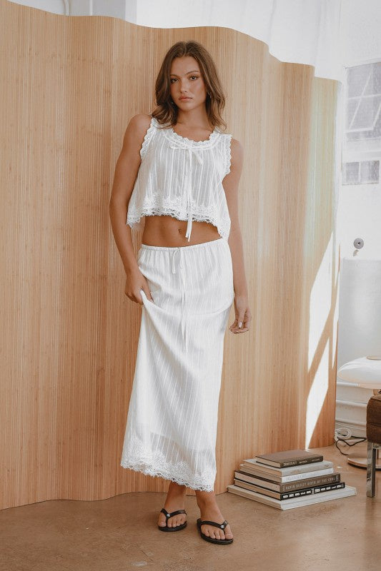 Rayvn Skirt

Pairs with the matching 'Ravyn Skirt'

Featuring a woven eyelet maxi skirt