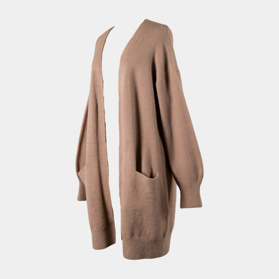 Long cardigan in the color mocha. 