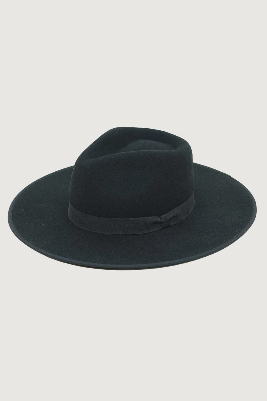 Featuring a classic and stylish wool felt cowboy hat with a decorative band in the color black