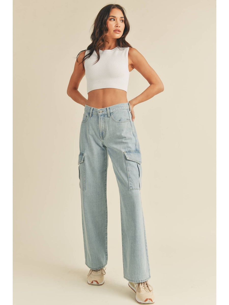 Light denim cargo jeans with side pockets and high waisted fit. 