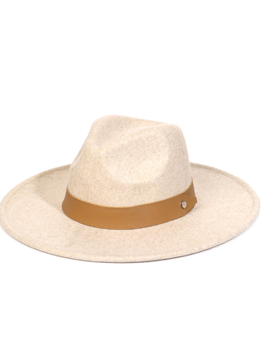 Hat in the color Beige